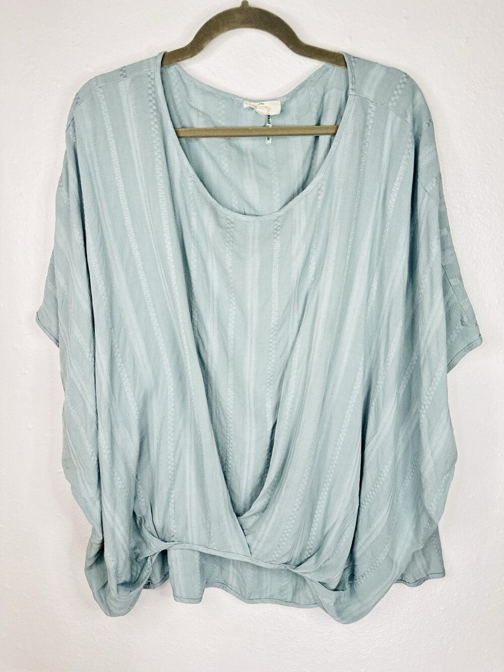Entro Boho Oversized Batwing Sleeve Drapey Cross Front Blue Blouse Plus 1X Comfy